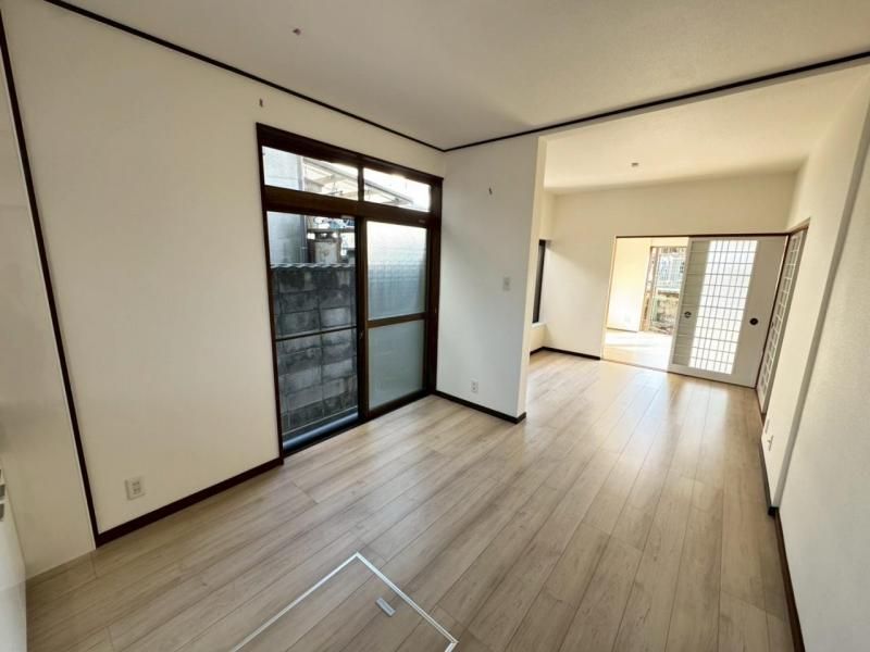 Renovated 3LDK House with Ocean View near Hakozaki Station, Hannan - Thumbnail 4