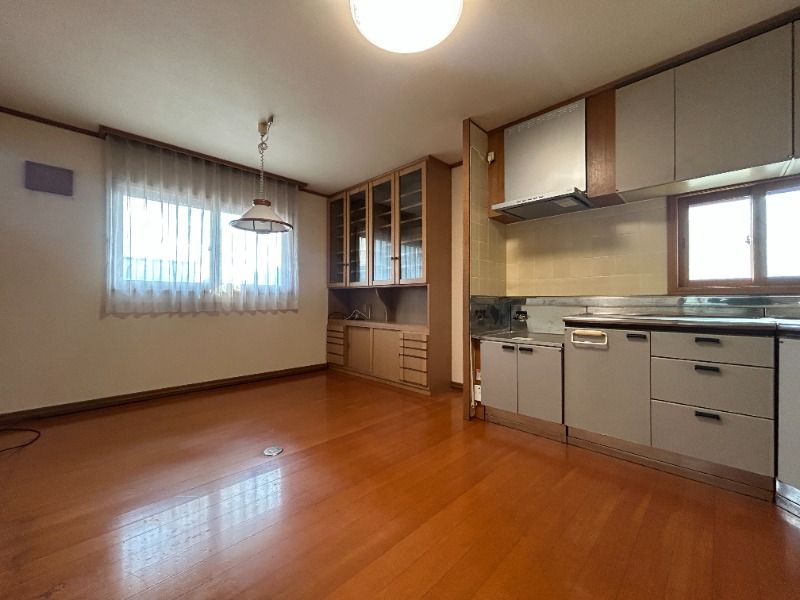 5LDK 3-Storey House for Sale in Hakodate, Hokkaido - Thumbnail 3