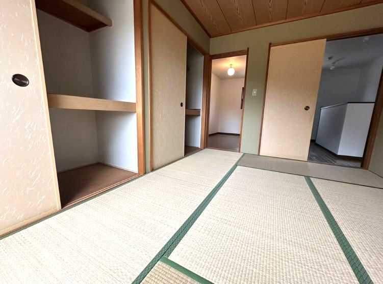 Renovated 5LDK House for Sale in Nose, Osaka - Thumbnail 4