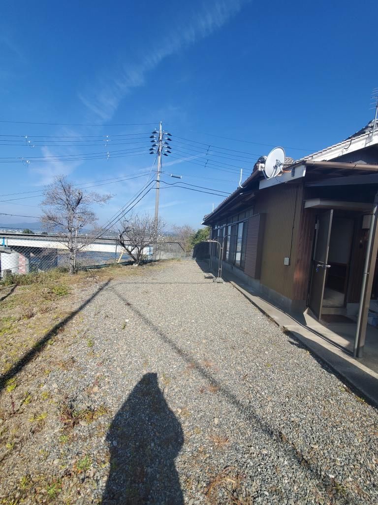 Spacious 3DK House on Hilltop in Hidaka, Wakayama - Thumbnail 2