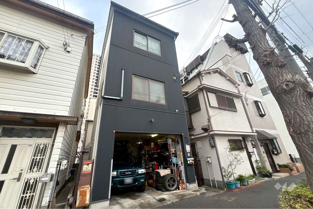 2DK House for Sale in Kobe Nada, 4-min Walk to Nada Station - Image 1
