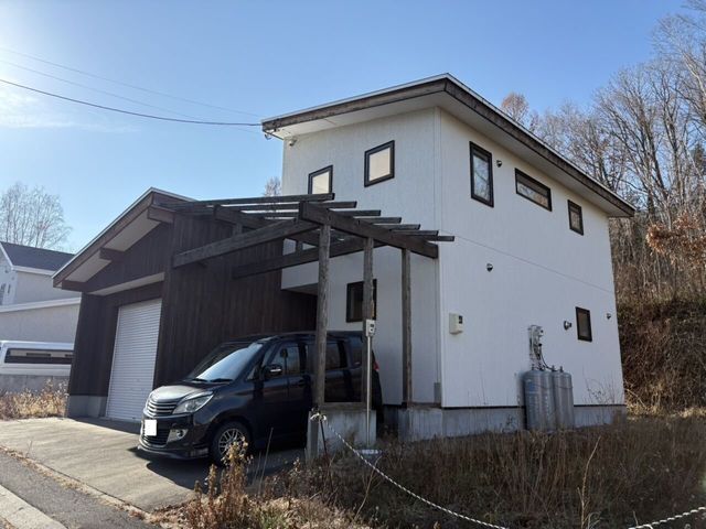Modern 2019 Wooden House with Wood Stove in Obihiro, Hokkaido - Thumbnail 2