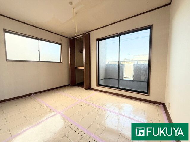 Renovated 3DK Apartment Near Minami Tatsumi Station, Osaka - Thumbnail 2