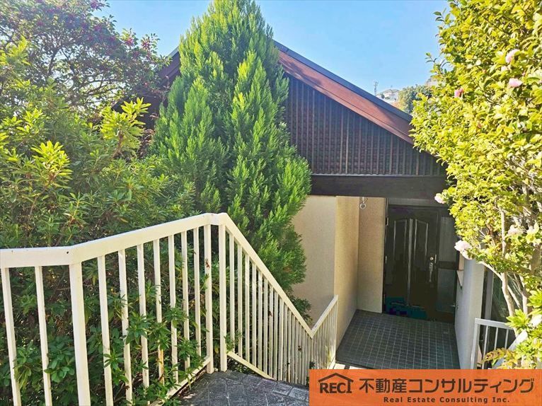 5SLDK Detached House for Sale in Kobe's Higashinada Ward - Thumbnail 3