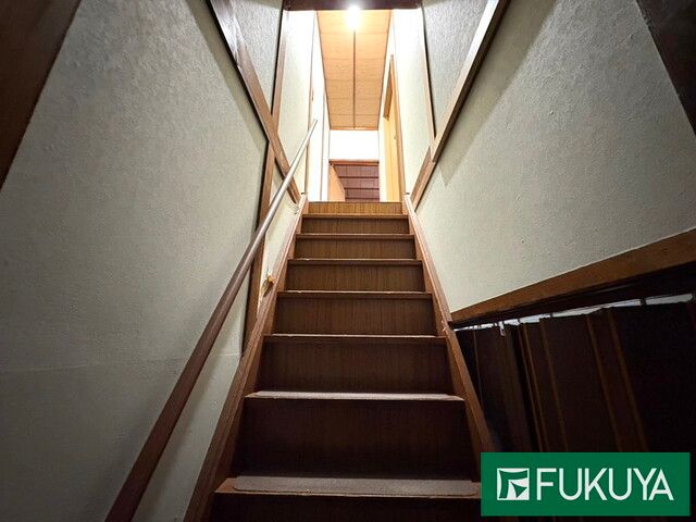 Renovated 4LDK Wooden House Near Suwanomori Station, Sakai - Thumbnail 2