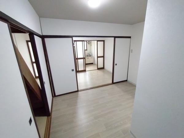 Renovated 1LDK House for Sale Near Ebisu Station, Osaka - Thumbnail 4