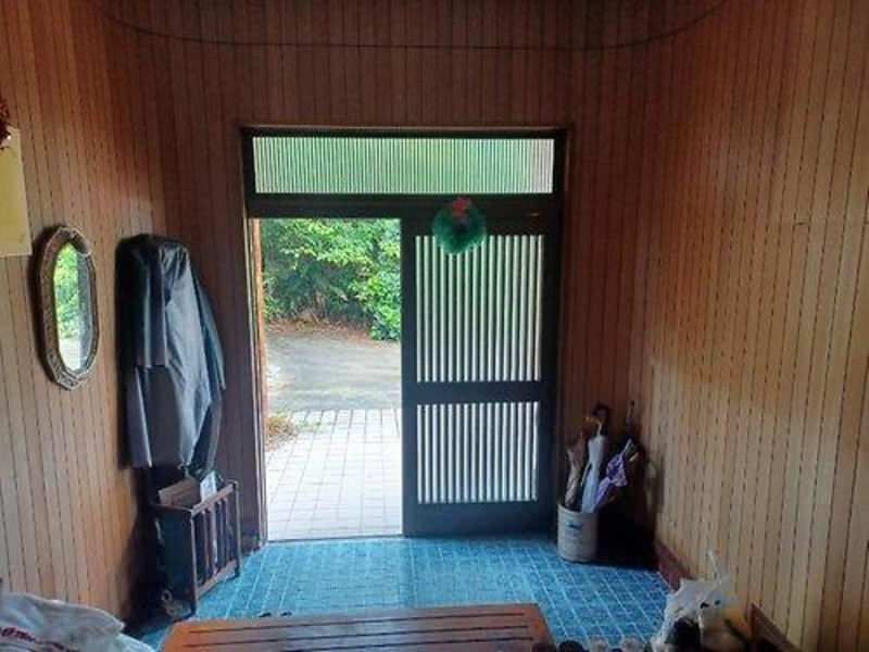 4LDK Two-Family Home on 784sqm Plot in Okinawa City - Thumbnail 2