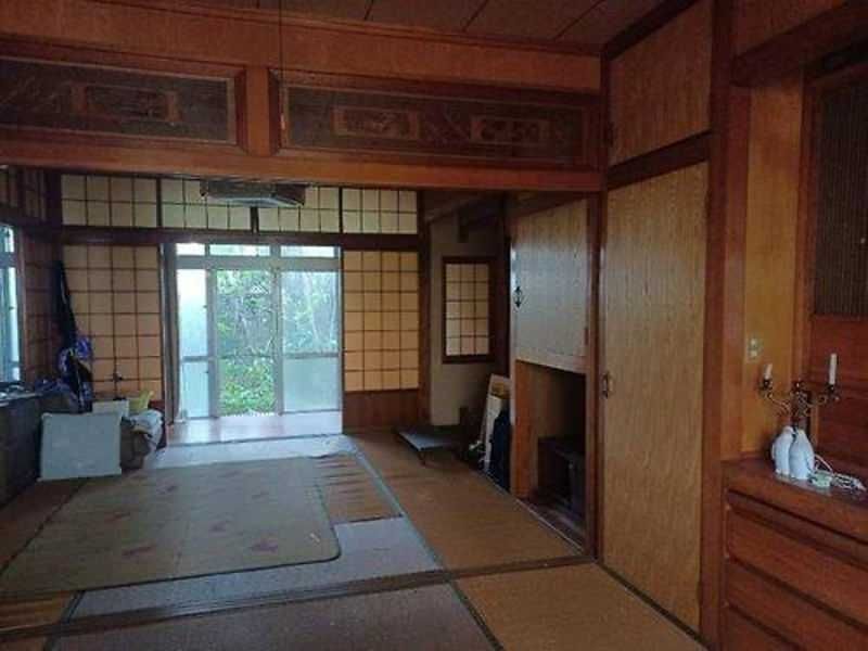 4LDK Two-Family Home on 784sqm Plot in Okinawa City - Thumbnail 4