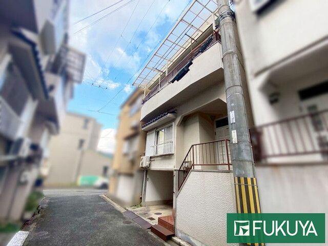 4LDK House for Sale in Hirakata, Osaka - Near Makino Station - Thumbnail 2