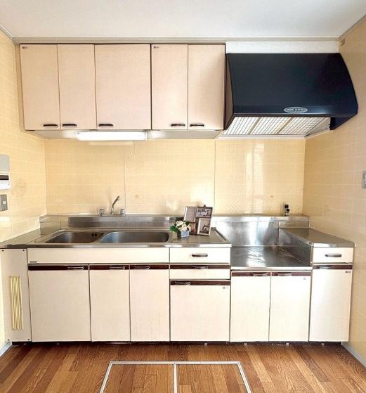 Renovated 5LDK Terrace House with 2 Parking Spaces in Kobe - Thumbnail 4