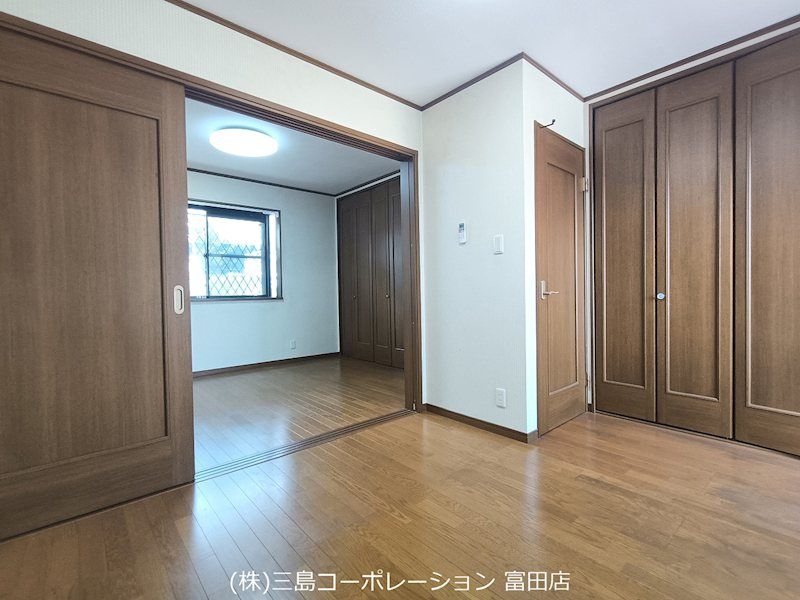 3-Story Detached House for Sale in Takatsuki, Osaka - Thumbnail 4