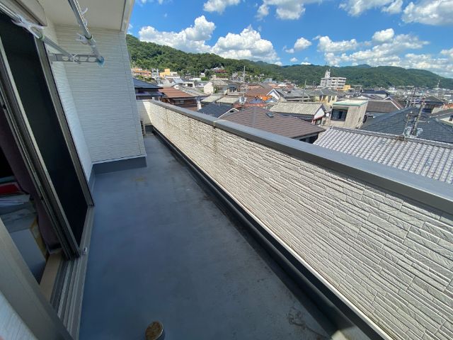 5LDK Detached House for Sale in Kobe Hyogo-ku, Near Minatogawa Koen Station - Thumbnail 2