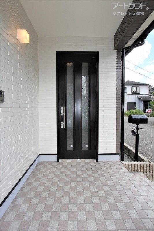 Renovated 3LDK House in Himeji with 5-Year Warranty & Parking - Thumbnail 2