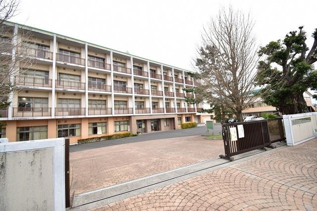 6LDK House for Sale in Ibusuki, Kagoshima - 165.77 sqm - Thumbnail 2
