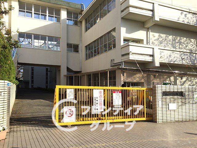 5LDK Detached House Near Minami-Ikoma Station in Ikoma - Thumbnail 3