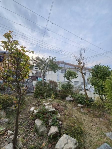 4LDK House for Sale in Kobe's Kita Ward with Large Garden - Thumbnail 2