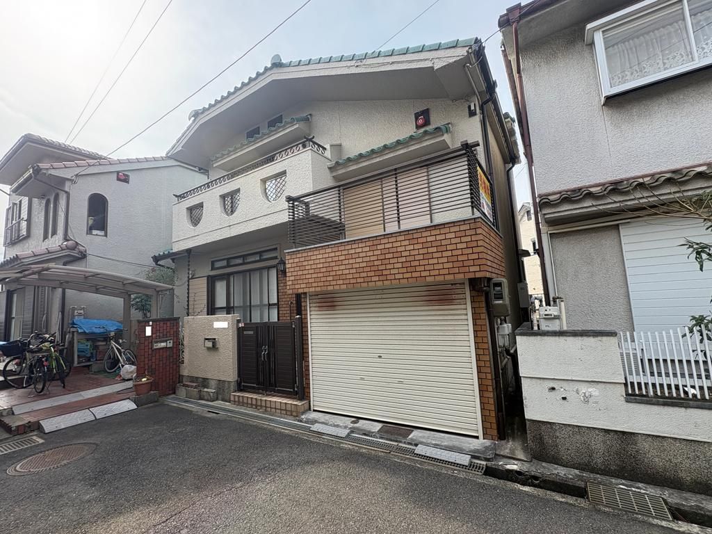 4LDK Wooden House for Sale in Takashi City, Osaka | Near Tomiki Station - Thumbnail 2