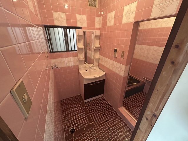 8LDK House with Panoramic Views for Sale in Kashiwara, Osaka - Thumbnail 4