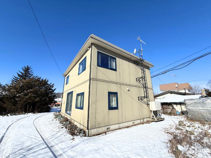 4SLDK Sekisui Heim House on 2413 sqm Land in Biratori, Hokkaido - Thumbnail 2