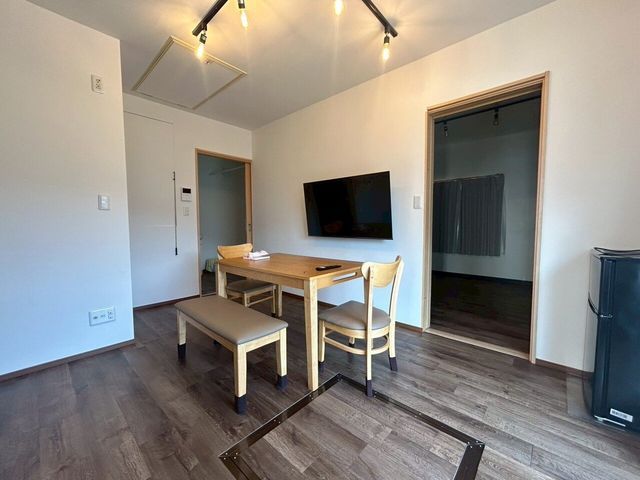 2LDK Single-Story House with Large Garden in Hofu, Yamaguchi - Thumbnail 3
