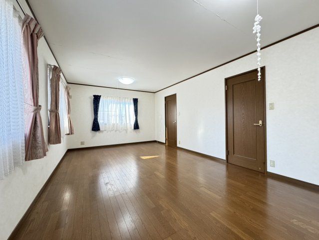 3SLDK Detached House for Sale in Seiwadai, Kobe - Thumbnail 3