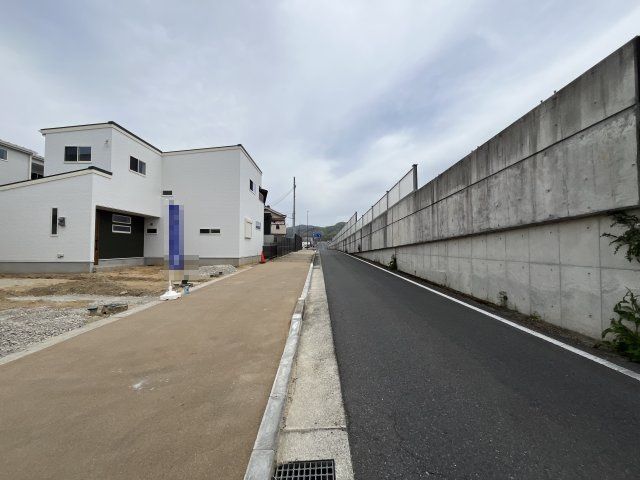 Modern 4LDK House for Sale in Sakurai, Nara - 102 sqm - Thumbnail 2