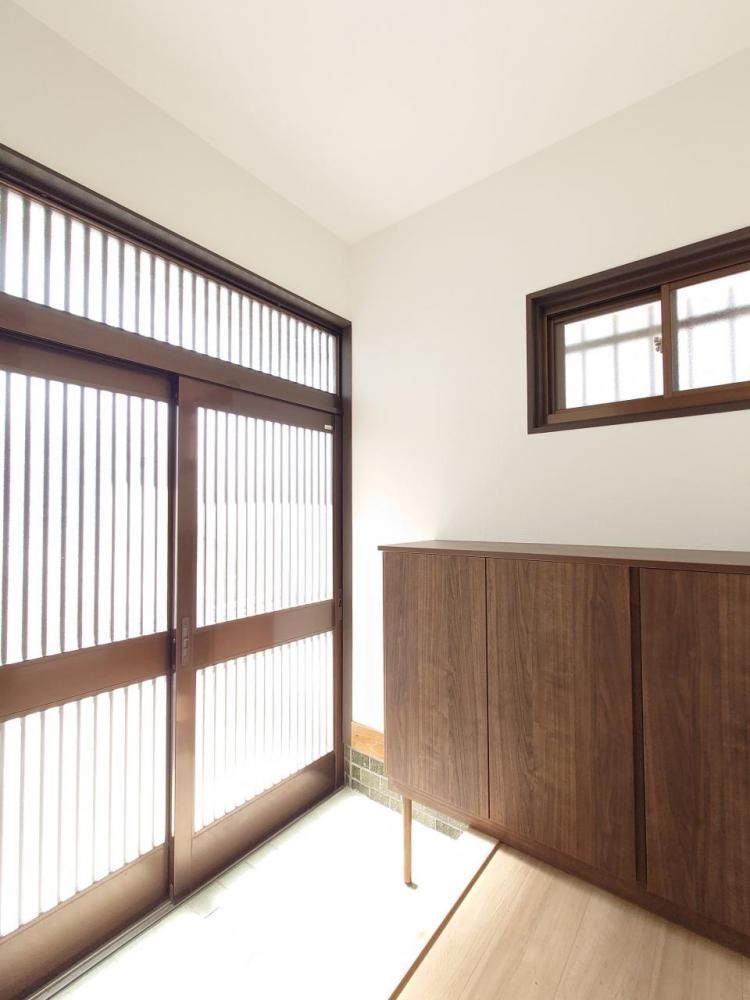 Renovated 4DK House in Kobe's Kita Ward with Parking for 3 - Thumbnail 4
