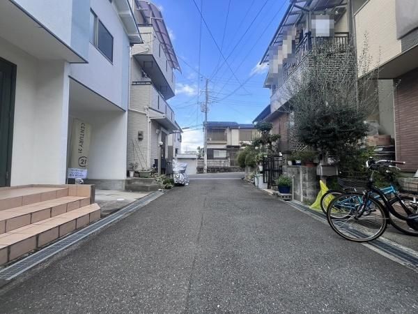 Renovated 3LDK House Near Shinshikiri Station, Higashiosaka - Thumbnail 2