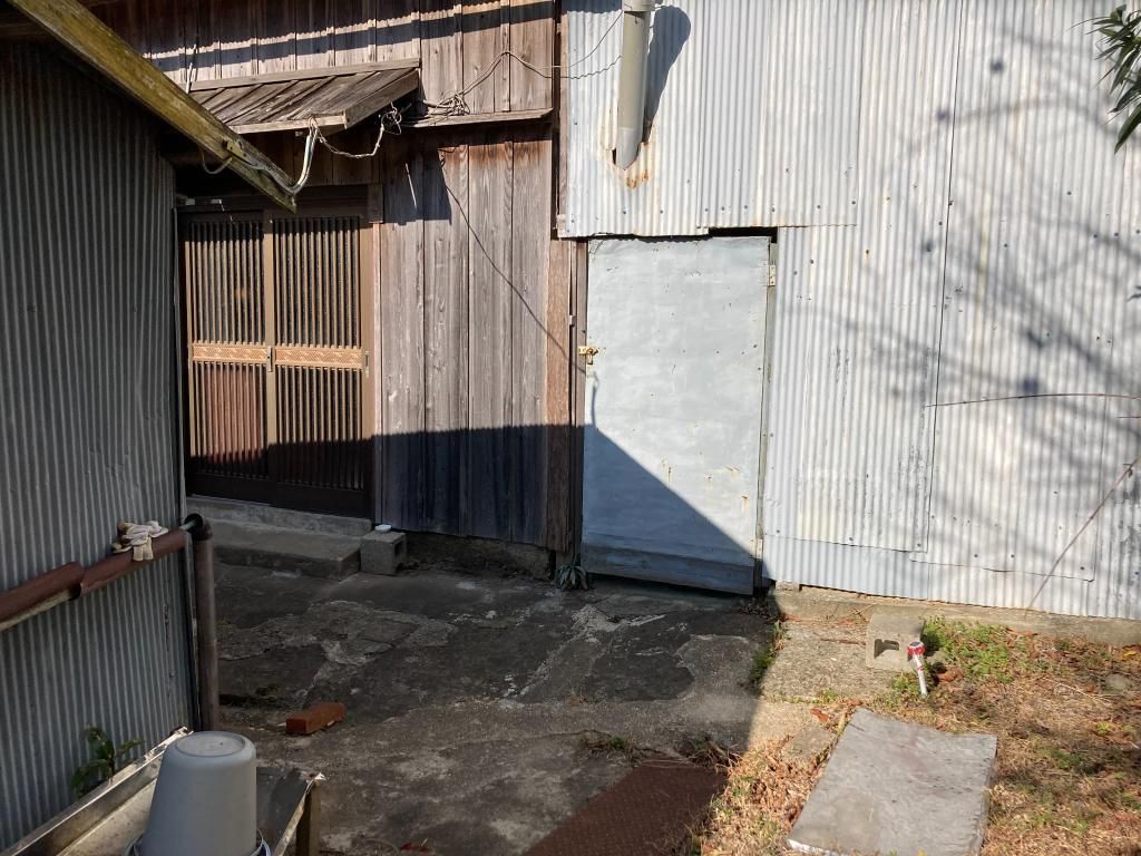 1K Vacant House for Sale in Gobo City, Wakayama - 67 sqm - Thumbnail 2