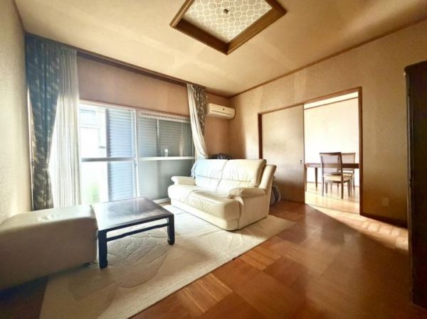 6SLDK Detached House for Sale in Tondabayashi, Osaka - Thumbnail 2