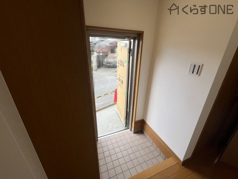 Renovated 2LDK House for Sale in Himeji, Hyogo - Thumbnail 2