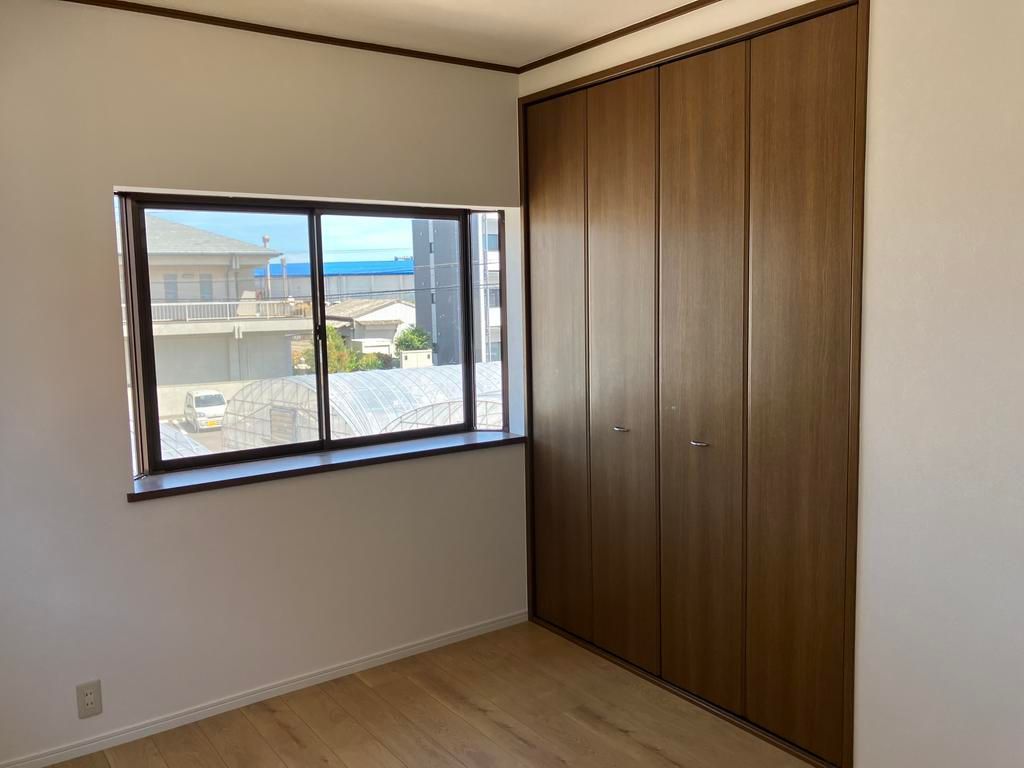 4LDK Used House for Sale in Minato, Wakayama City - Thumbnail 2