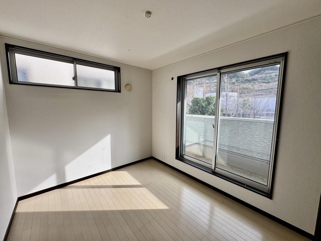 Renovated 4LDK House with Solar Power in Hannan City, Osaka - Thumbnail 2