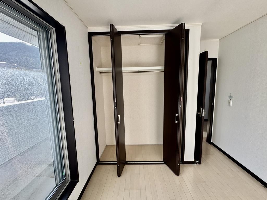 Renovated 4LDK House with Solar Power in Hannan City, Osaka - Thumbnail 4