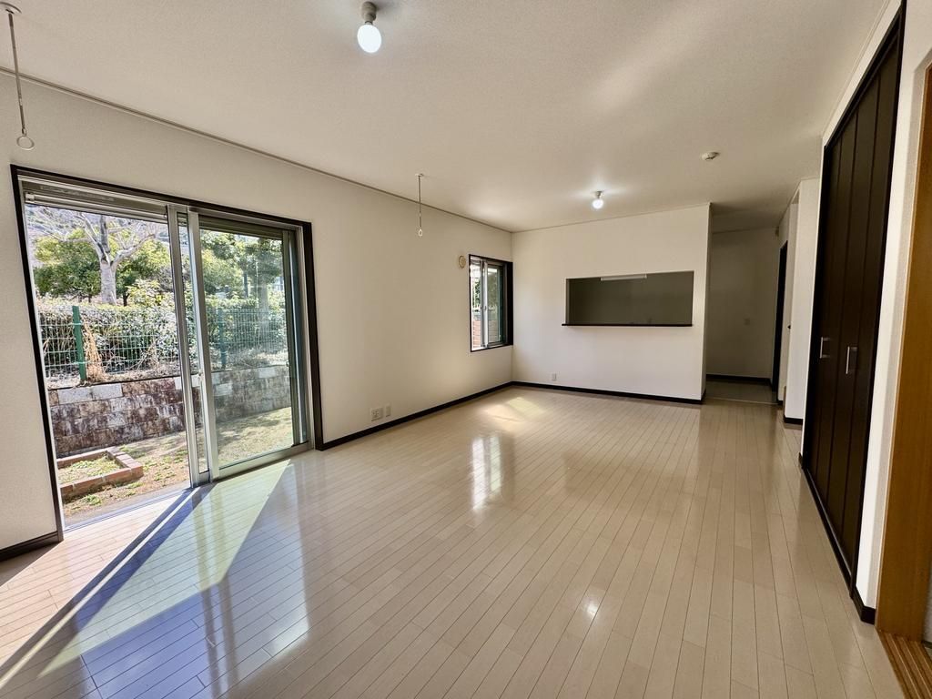Renovated 4LDK House with Solar Power in Hannan City, Osaka - Thumbnail 3