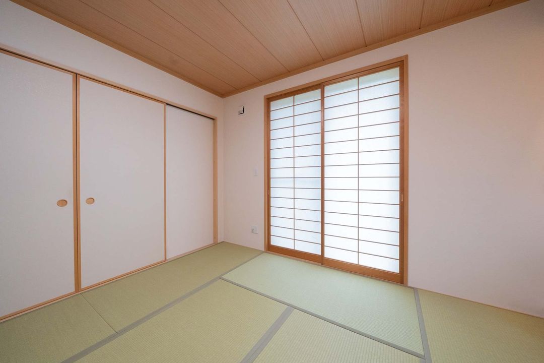 4LDK Detached House for Sale in Suita, Osaka - Momoyamadai - Thumbnail 3