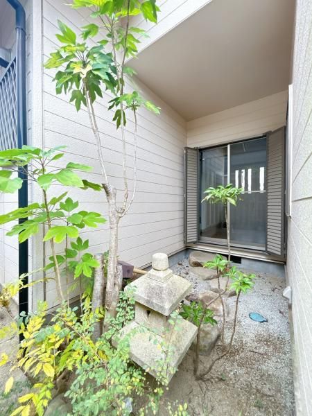 Renovated 5LDK House in Kobe Suma Ward with 2 Car Parks - Thumbnail 2