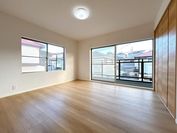 Renovated 5LDK House in Kobe Suma Ward with 2 Car Parks - Thumbnail 4