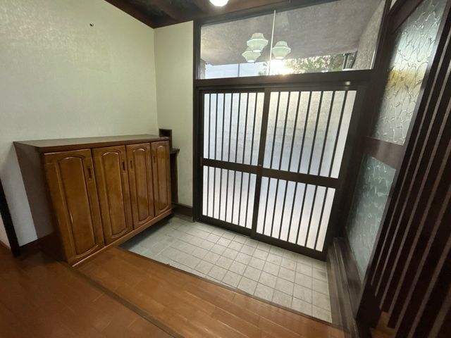 Renovated 3LDK Detached House in Kanazawa, Ishikawa - Thumbnail 2