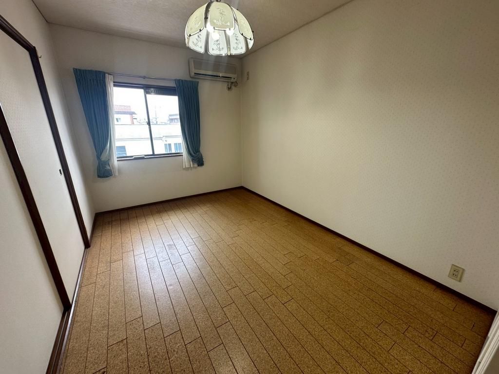 7LDK House with Office for Sale in Moriguchi, Osaka - Thumbnail 3