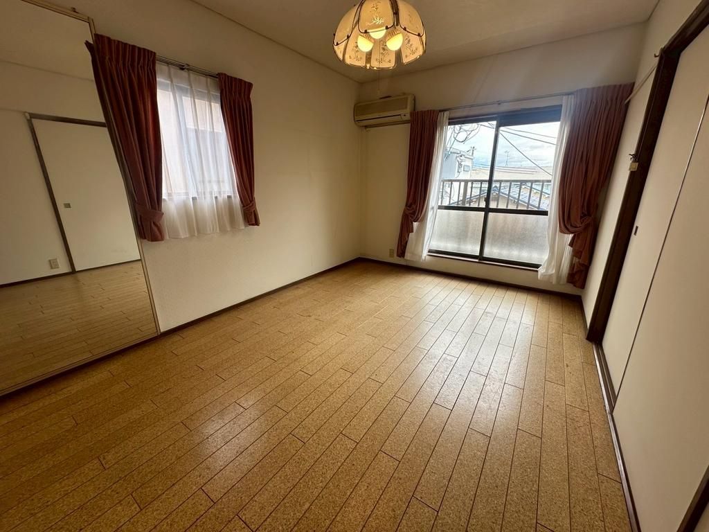 7LDK House with Office for Sale in Moriguchi, Osaka - Thumbnail 2