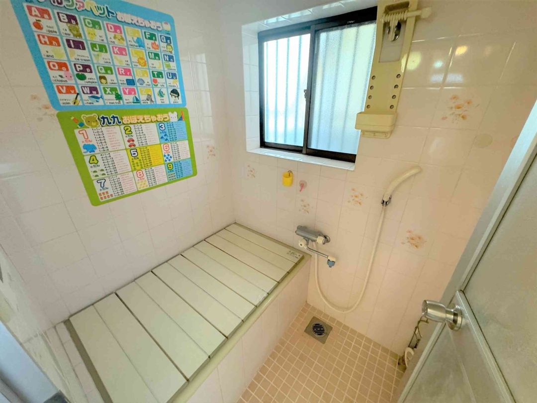 5LDK Detached House for Sale in Higashi-Osaka, Osaka - Thumbnail 2