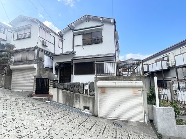 5DK House for Sale in Maizakacho, Kobe with Parking - Thumbnail 2