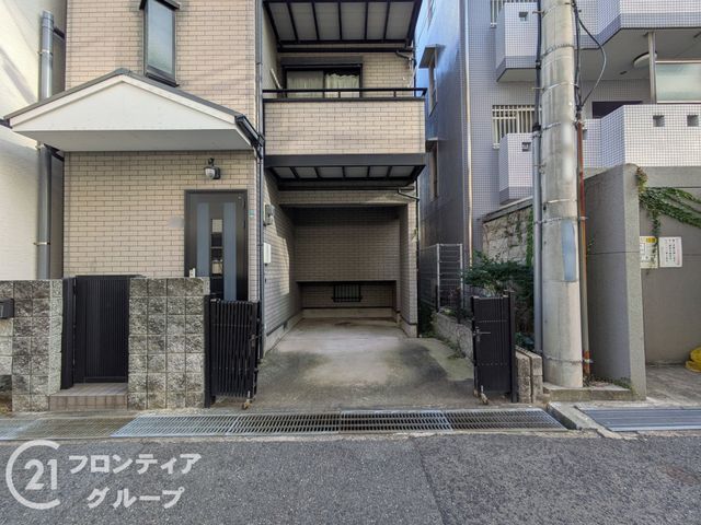 Renovated 4DK House for Sale in Kobe Nada Ward, Hyogo - Image 1