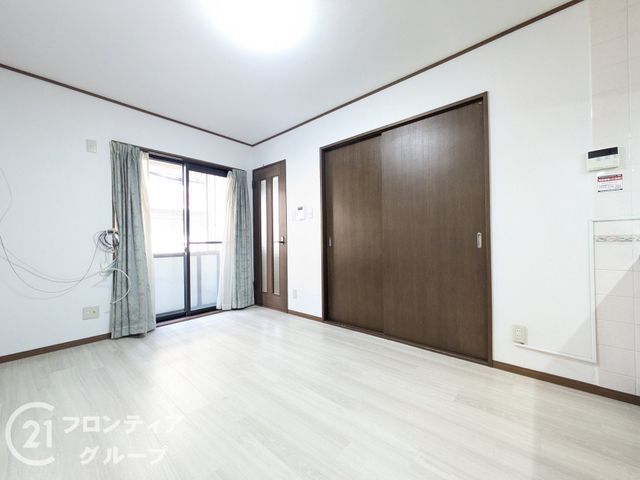 Renovated 4DK House for Sale in Kobe Nada Ward, Hyogo - Thumbnail 2