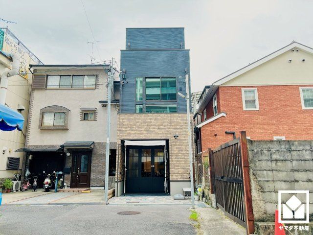 Modern 3-Story House for Sale Near Rokujizo Station, Uji - Thumbnail 2