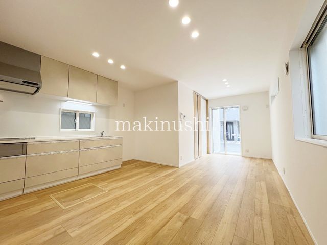 New 2025 3LDK Wooden House for Sale in Matsubara, Osaka - Thumbnail 4