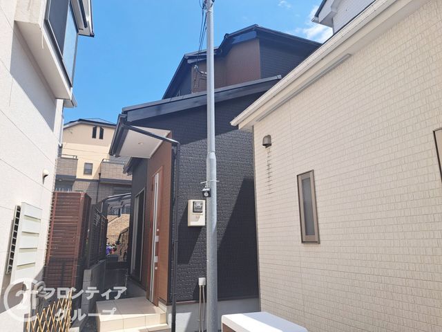 4LDK House with 2 Parking Spaces near Tsuda Station, Hirakata - Thumbnail 2