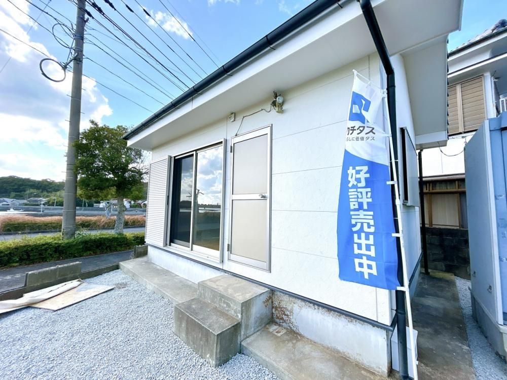 Renovated 2DK House with Separate Storage in Ichikikushikino - Thumbnail 2