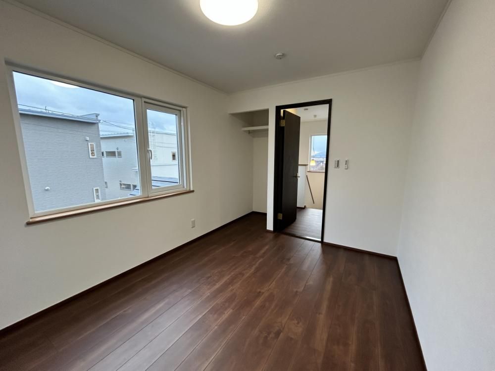 Renovated 4LDK House near Ōnakayama Station, Nanae, Hokkaido - Thumbnail 4